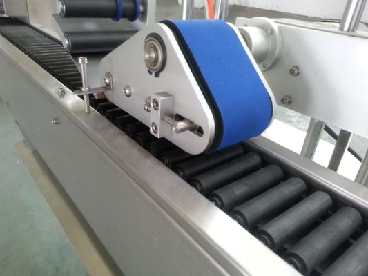 เครื่องติดป้ายสอสเกจระดับขวาแบบอัตโนมัติแม่นยําสูง พร้อมควบคุม PLC
